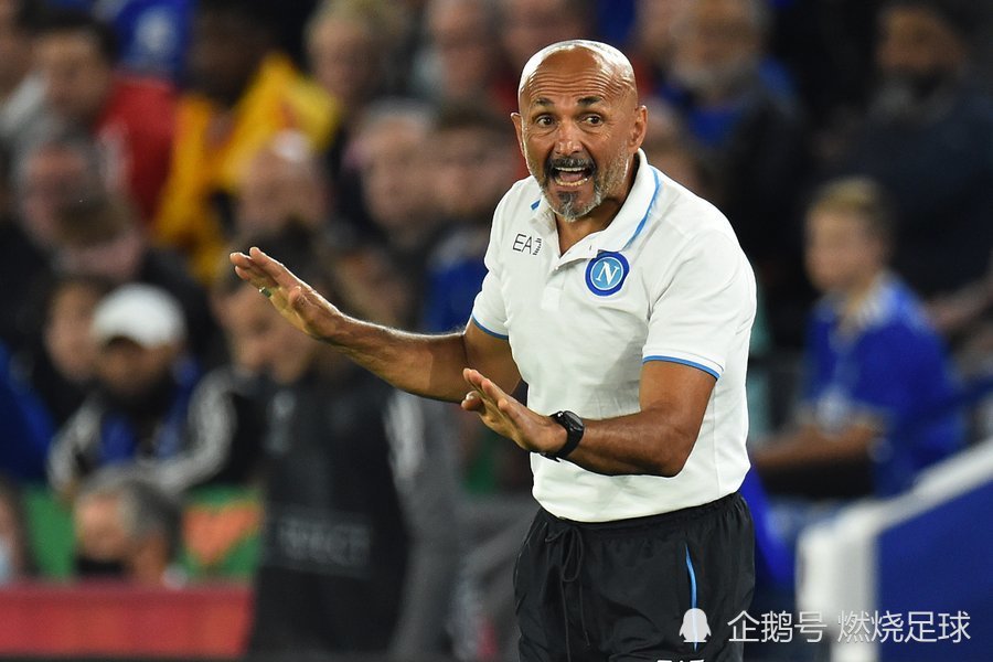  奥斯梅恩戴帽屠榜，那不勒斯7-0血洗萨勒尼塔纳  